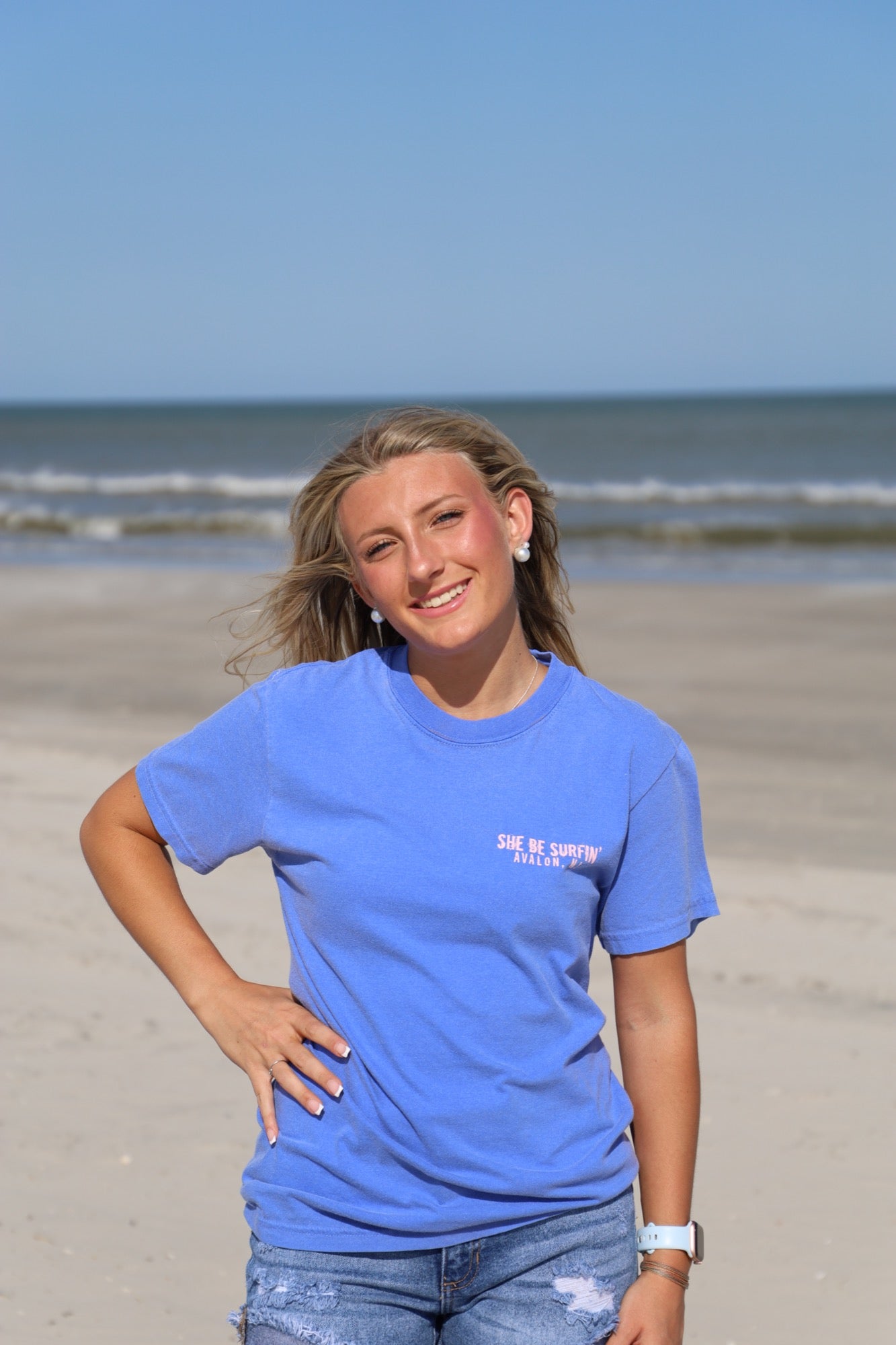 SHE BE SURFIN' LOGO TEE