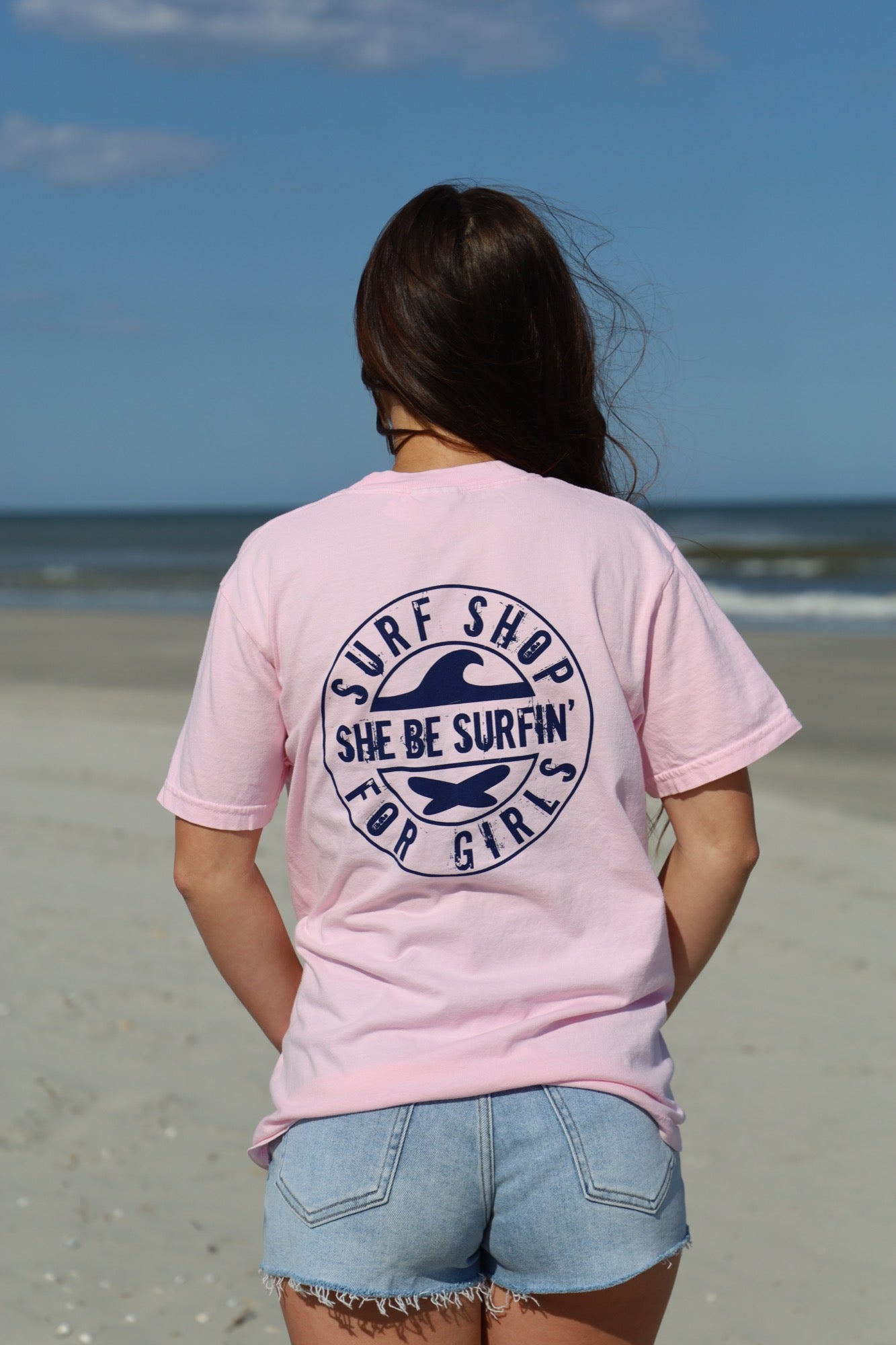 SHE BE SURFIN' LOGO TEE