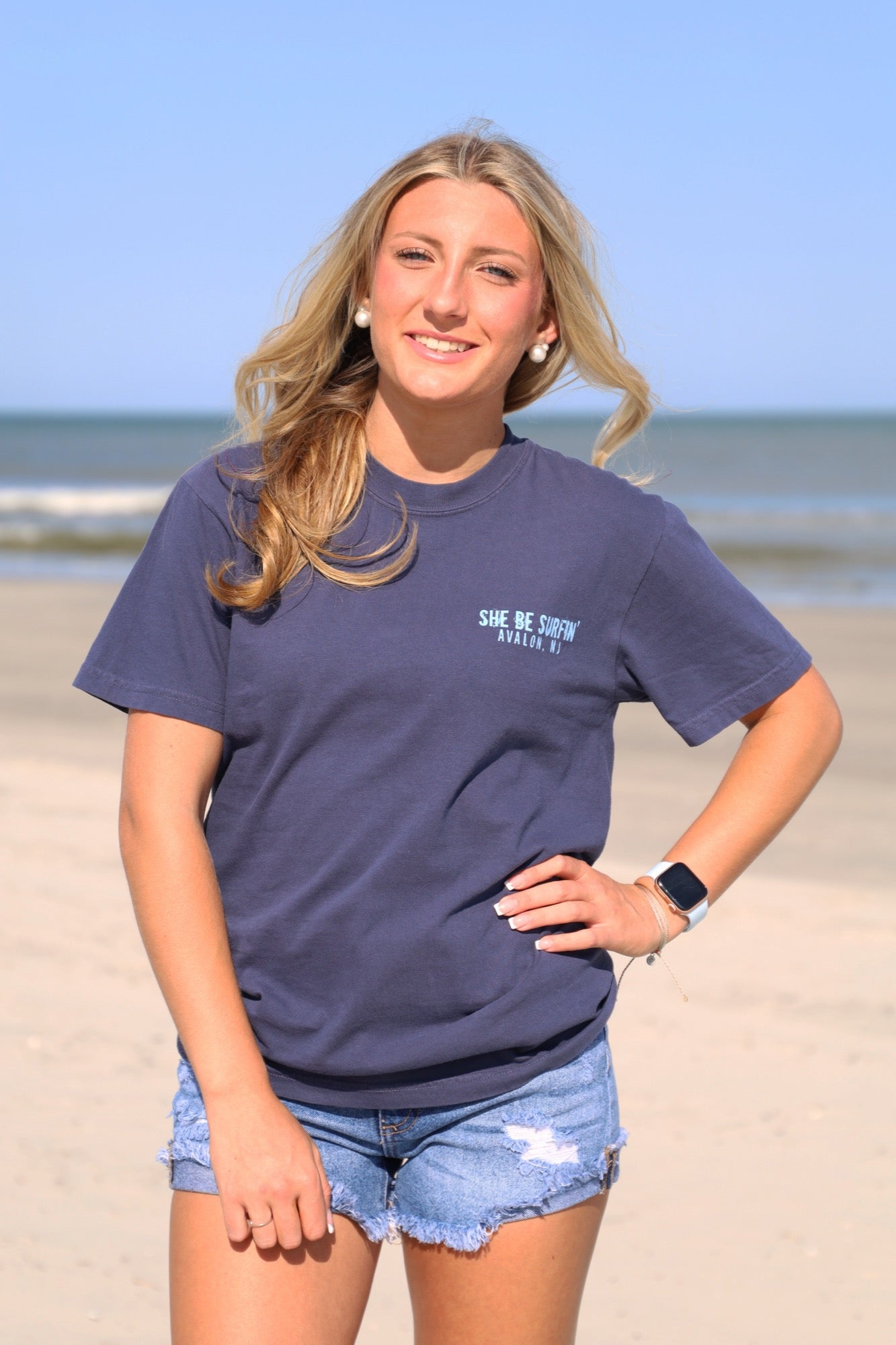 SHE BE SURFIN' LOGO TEE